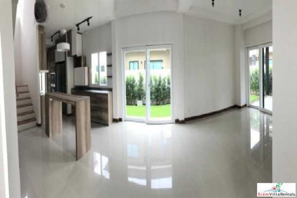 Villa Arcadia Srinakarin | Large Unfurnished High Quality Home in Gated Community for Rent at Bangna-19