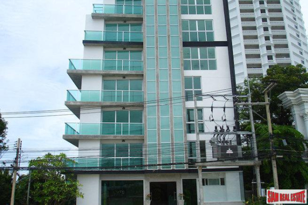 Modern Two Bedroom Condo  with Rooftop Infinity Pool and Steps to  Wongamat Beach-11