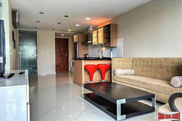 Modern Two Bedroom Condo  with Rooftop Infinity Pool and Steps to  Wongamat Beach-15