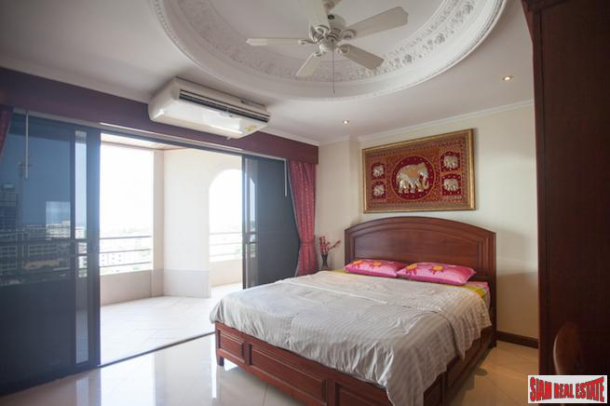 Beautiful 4 Bedrooms 4 Bathroom Large Areas House with Sala  - East Pattaya-19