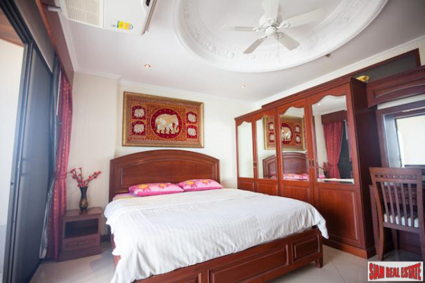 Beachfront Two Bedroom Condo with Wrap Around Corner Balcony in Pratumnak Hill-20
