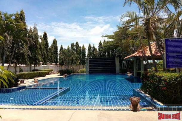Recently Renovated Luxurious Bali Villa in Na Jomtien-2