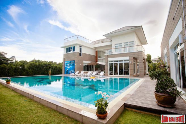 Exquisite Baan Talay Villa with Five bedroom and Large Private Pool-1