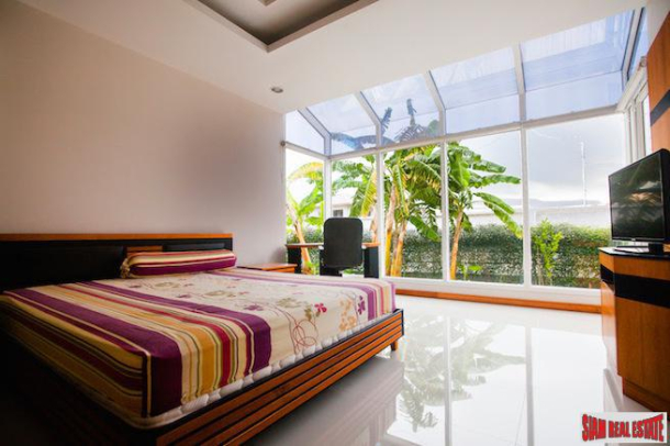 Exquisite Baan Talay Villa with Five bedroom and Large Private Pool-12
