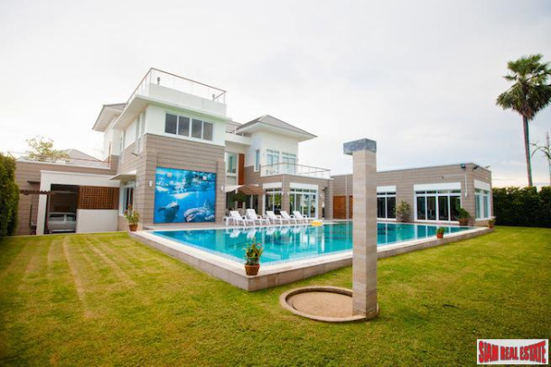 Exquisite Baan Talay Villa with Five bedroom and Large Private Pool-14