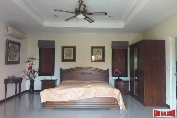 Large Three Bedroom Pool Villa in a Boutique Resort Atmosphere, Na Jomtien-23