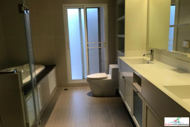 New Modern Three Bedroom Apartment with Easy Access to BTS Phloen Chit-10