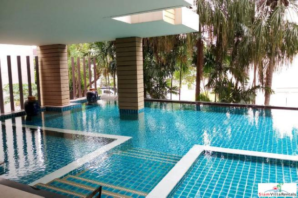 The Amethyst 39 | Large Two Bedroom Condo within Walking Distance to Phrom Phong-1