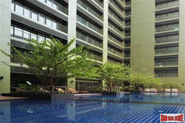 Noble Solo | Large One Bedroom Condominium in a Desirable Area of Thong Lo-2