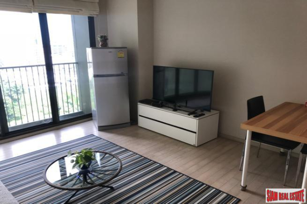 Noble Solo | Large One Bedroom Condominium in a Desirable Area of Thong Lo-8