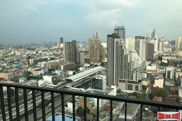 Teal Sathorn- Taksin | City Views and Close to the BTS in the Three Bedroom Condo in Wongwian Yai-19