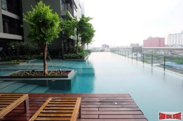 Teal Sathorn- Taksin | City Views and Close to the BTS in the Three Bedroom Condo in Wongwian Yai-23