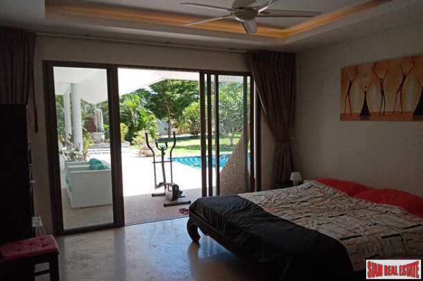 Spacious 3 Bed Pool Villa for Sale with Great Views of Big Buddha in Chalong-9