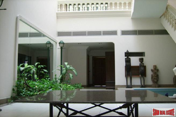Four Storey Townhouse with Plunge Pool in Phra Khanong-1
