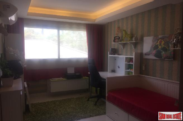 Spacious Two Bedroom Close to the Beach in Jomtien-10