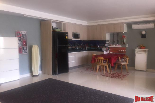 Spacious Two Bedroom Close to the Beach in Jomtien-14