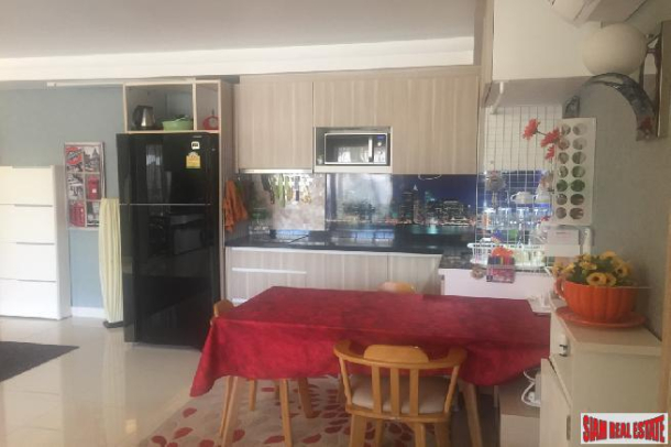 Spacious Two Bedroom Close to the Beach in Jomtien-5