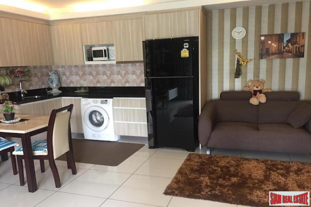 Warm and Inviting Two Bedroom Condo Close to the Beach in Jomtien-11