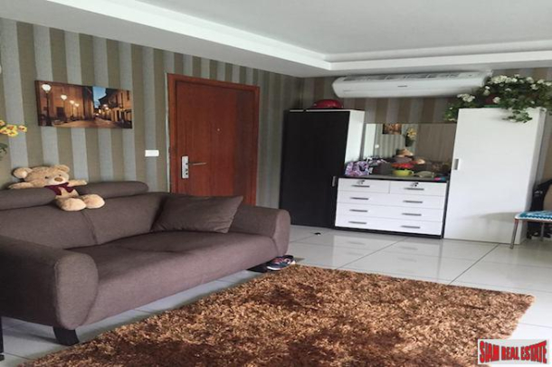 Warm and Inviting Two Bedroom Condo Close to the Beach in Jomtien-13