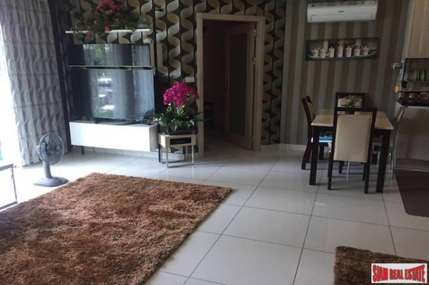Warm and Inviting Two Bedroom Condo Close to the Beach in Jomtien-15
