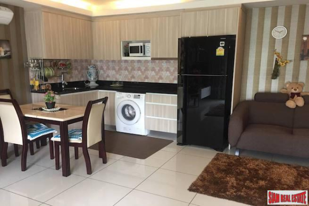 Warm and Inviting Two Bedroom Condo Close to the Beach in Jomtien-2