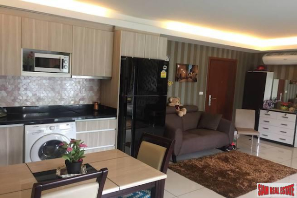Warm and Inviting Two Bedroom Condo Close to the Beach in Jomtien-9