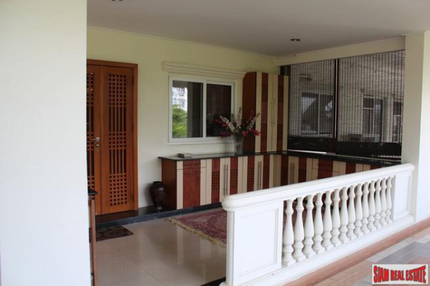 Magnificent Sea and Pool Views from this Three Bedroom Condo in Na Jomtien-10