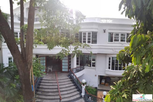 Prestigious Renovated Five Bedroom House in the Heart of Sukhumvit 61 and Close to BTS Ekkamai-10