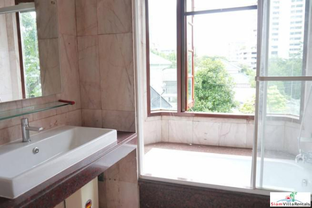 Prestigious Renovated Five Bedroom House in the Heart of Sukhumvit 61 and Close to BTS Ekkamai-25