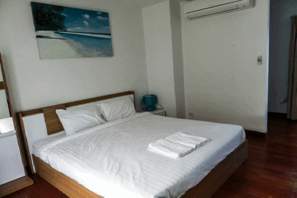 Modern Four-Bedroom Beach House Pool Villa in Banglamung Pattaya-15
