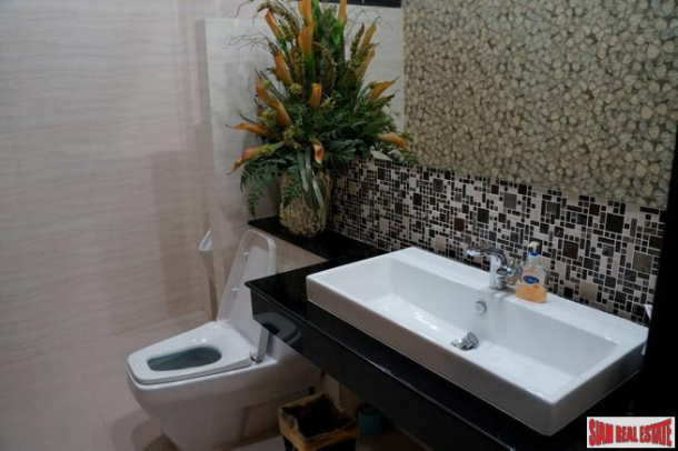 High-end living in the City Center 2 Bedroom for sale - Pattaya City-25