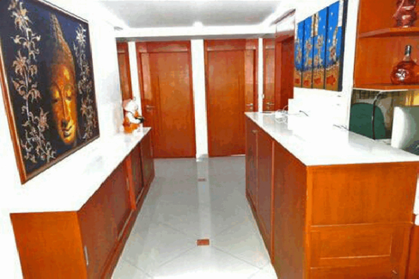 High-end living in the City Center 2 Bedroom for sale - Pattaya City-12