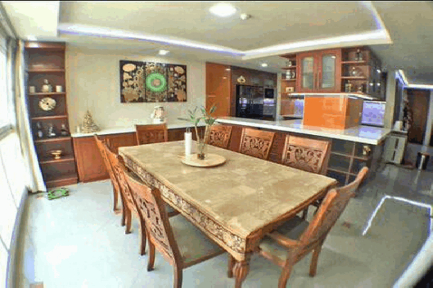 High-end living in the City Center 2 Bedroom for sale - Pattaya City-15