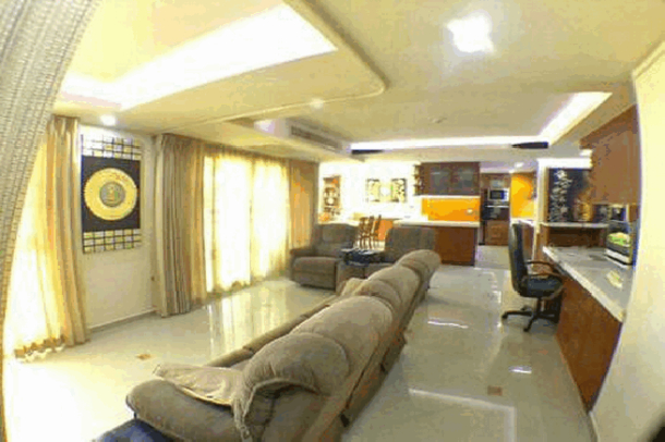 High-end living in the City Center 2 Bedroom for sale - Pattaya City-17