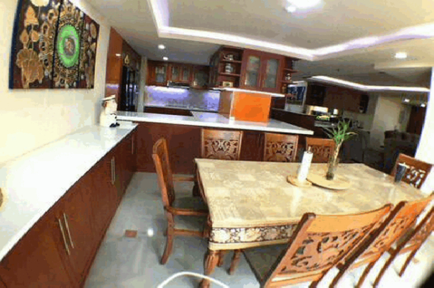 High-end living in the City Center 2 Bedroom for sale - Pattaya City-19