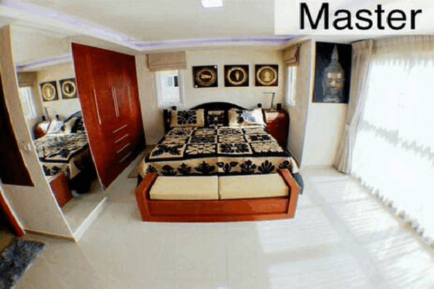 High-end living in the City Center 2 Bedroom for sale - Pattaya City-3