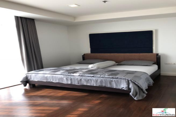 Nusasiri Grand | Roomy and Comfortable Three Bedroom Condo Extremely Close to BTS Ekkamai-24