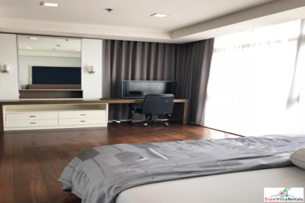 Nusasiri Grand | Roomy and Comfortable Three Bedroom Condo Extremely Close to BTS Ekkamai-26