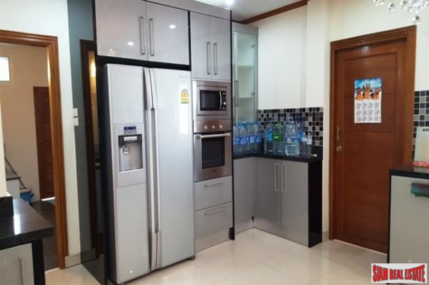 New Two Bedroom  Never Lived-in Sea View Apartment in Jomtien-19