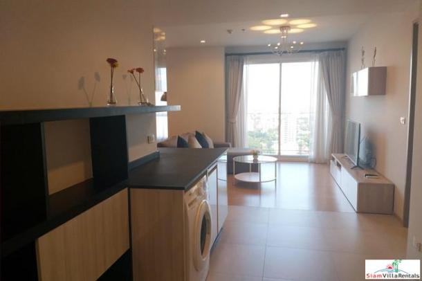 HQ by Sansiri | Large Two Bedroom Corner Condo with Great City Views in Thong Lo-12