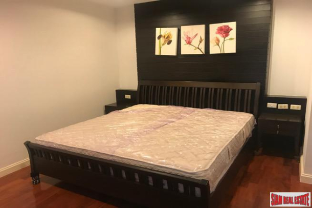 Big Two Bedroom in Comfortable and Convenient  Low Rise, Thong Lo-10