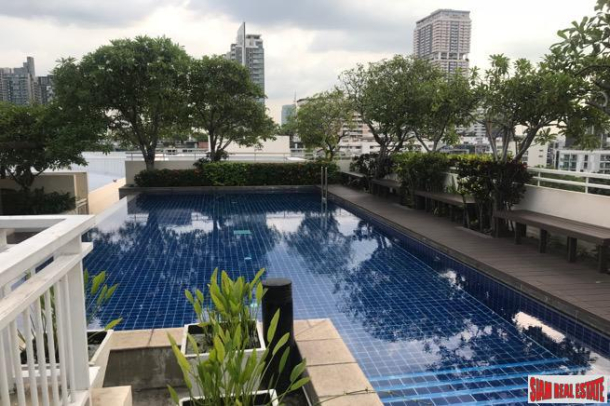 Big Two Bedroom in Comfortable and Convenient  Low Rise, Thong Lo-18