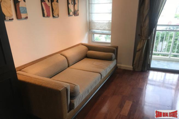 Big Two Bedroom in Comfortable and Convenient  Low Rise, Thong Lo-4