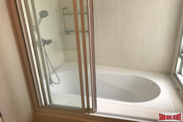 Big Two Bedroom in Comfortable and Convenient  Low Rise, Thong Lo-9