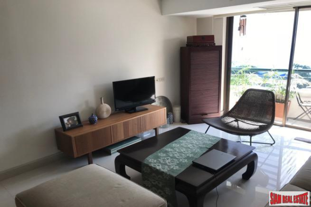 Two Bedroom, Two Bath  Condo with City Views in Sanam Pao-17