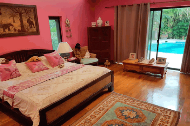 Big Beautiful 4 bedroom house and land for sale - South Pattaya-22