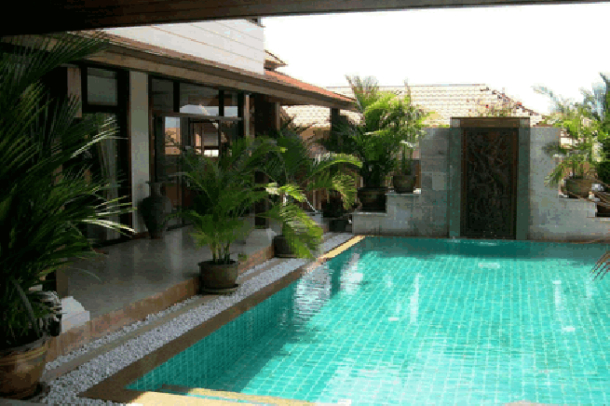 4 bedroom house Thai-bali style for rent -East Pattaya-11