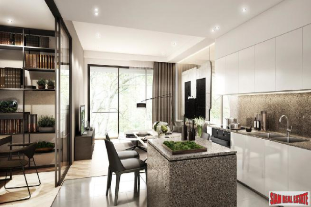Luxury New Condo in Garden Courtyard Setting in the Heart of Bangkok at Phrom Phong.-15