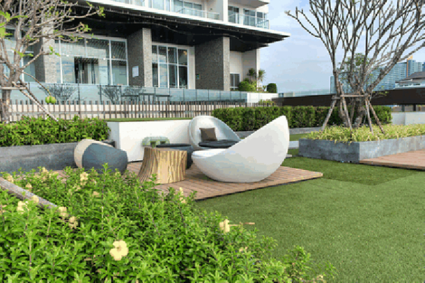 Chewathai Residence Asoke | Cozy Modern One Bedroom Duplex for Rent in Phra Ram 9-21