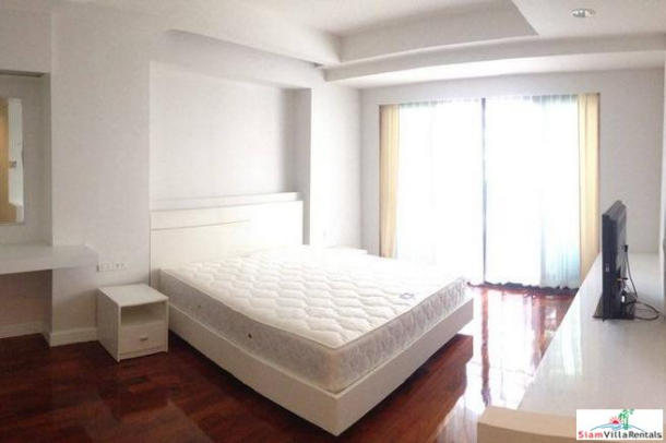 Baan Saraan | Spacious One Bedroom for Rent Close to the MRT in Phetchaburi-17